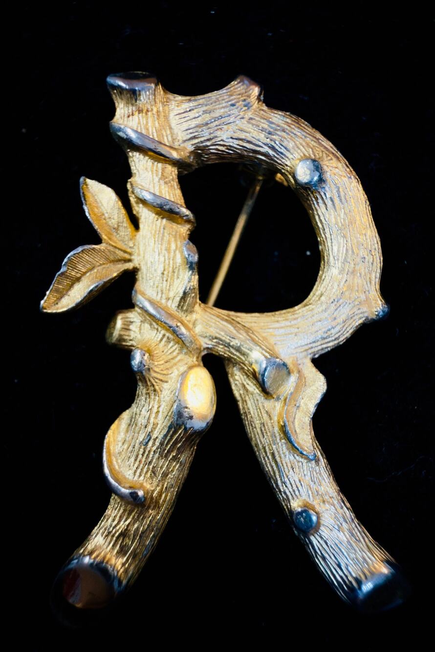 Vintage SARAHCOV Sarah Coventry Letter R Initial Brooch Bamboo Gold Tone Pin
